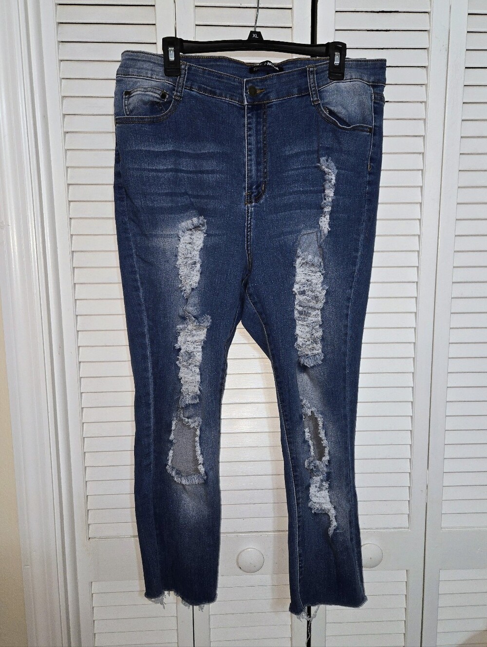 Fashion Nova Women's 1X Dark Blue Distressed Cropped Jeans